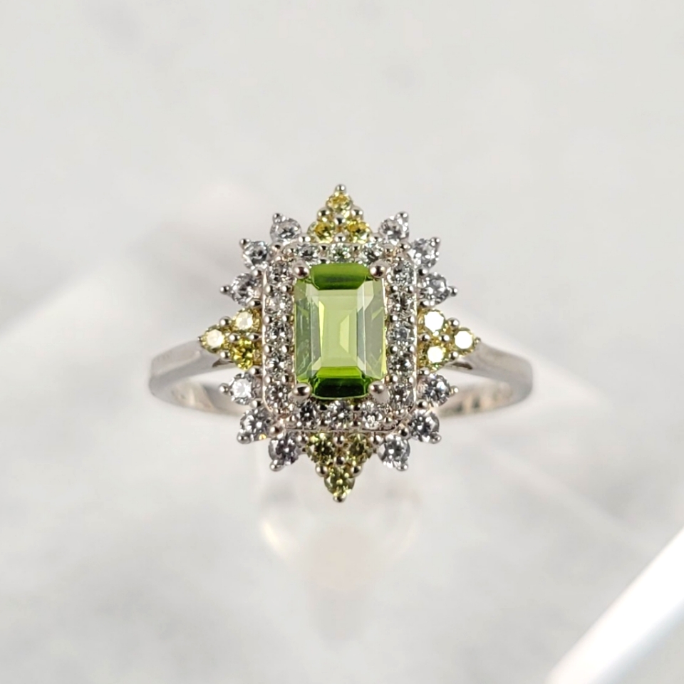Antique Style Sterling 1ct Natural Peridot Ring